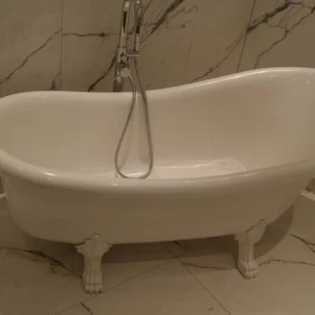 ŚWIAT ŁAZIENEK XXI WIEKU realizacja i asortyment