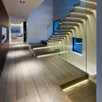 Podłoga drewniana i schody