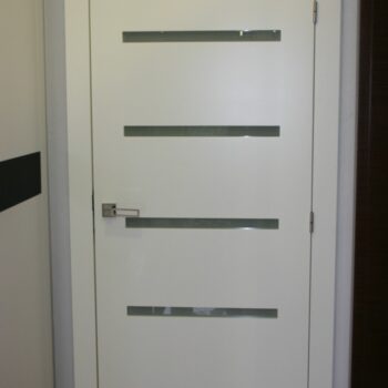 RTD SYSTEM białe drzwi z przeszklonymi elementami